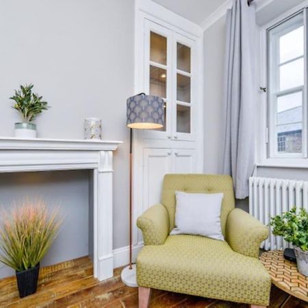 Victorian Townhouse - Stamford Centre - 2 Big Bedrooms, Living Room Kitchen Etc Tastefully Decorated エクステリア 写真