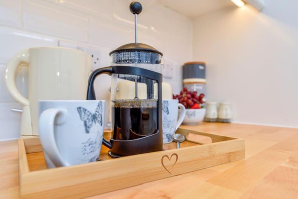 Victorian Townhouse - Stamford Centre - 2 Big Bedrooms, Living Room Kitchen Etc Tastefully Decorated エクステリア 写真