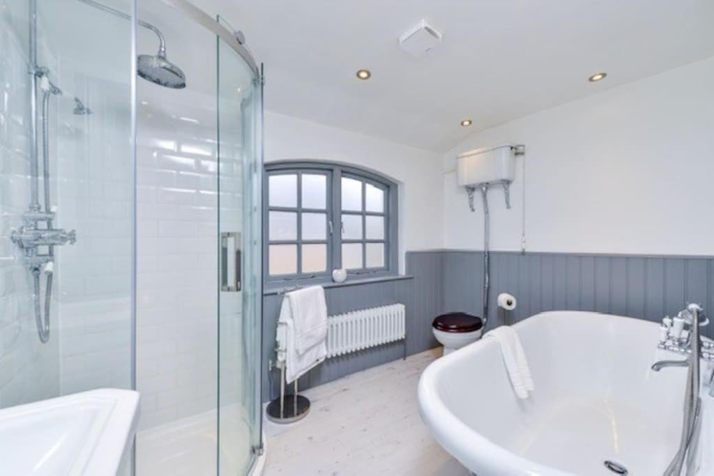 Victorian Townhouse - Stamford Centre - 2 Big Bedrooms, Living Room Kitchen Etc Tastefully Decorated エクステリア 写真